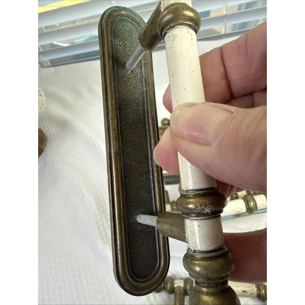 5 VTG. AMEROCK BRASS/WHITE, 5